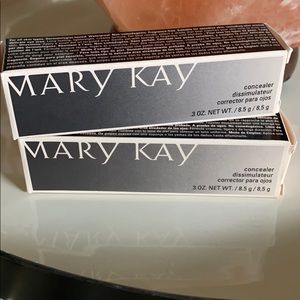 Mary Kay Concealer NWT 2 items sold separately